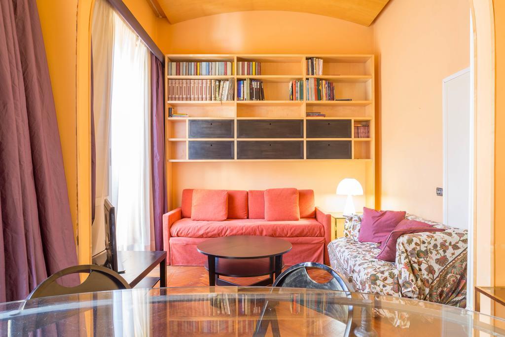 Friendly Domus Al Colosseo Рим Екстер'єр фото